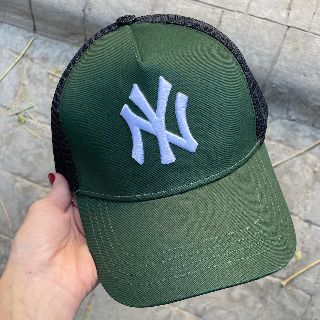 NY Yankees trucker cap