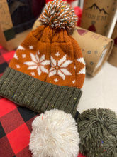 Load image into Gallery viewer, Beanie with 3 pom poms in a gift box
