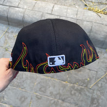 Load image into Gallery viewer, NY Yankees fitted flat cap
