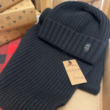 Load image into Gallery viewer, Set scarf &amp; beanie with a gift box
