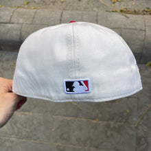 Load image into Gallery viewer, NY Yankees fitted flat cap
